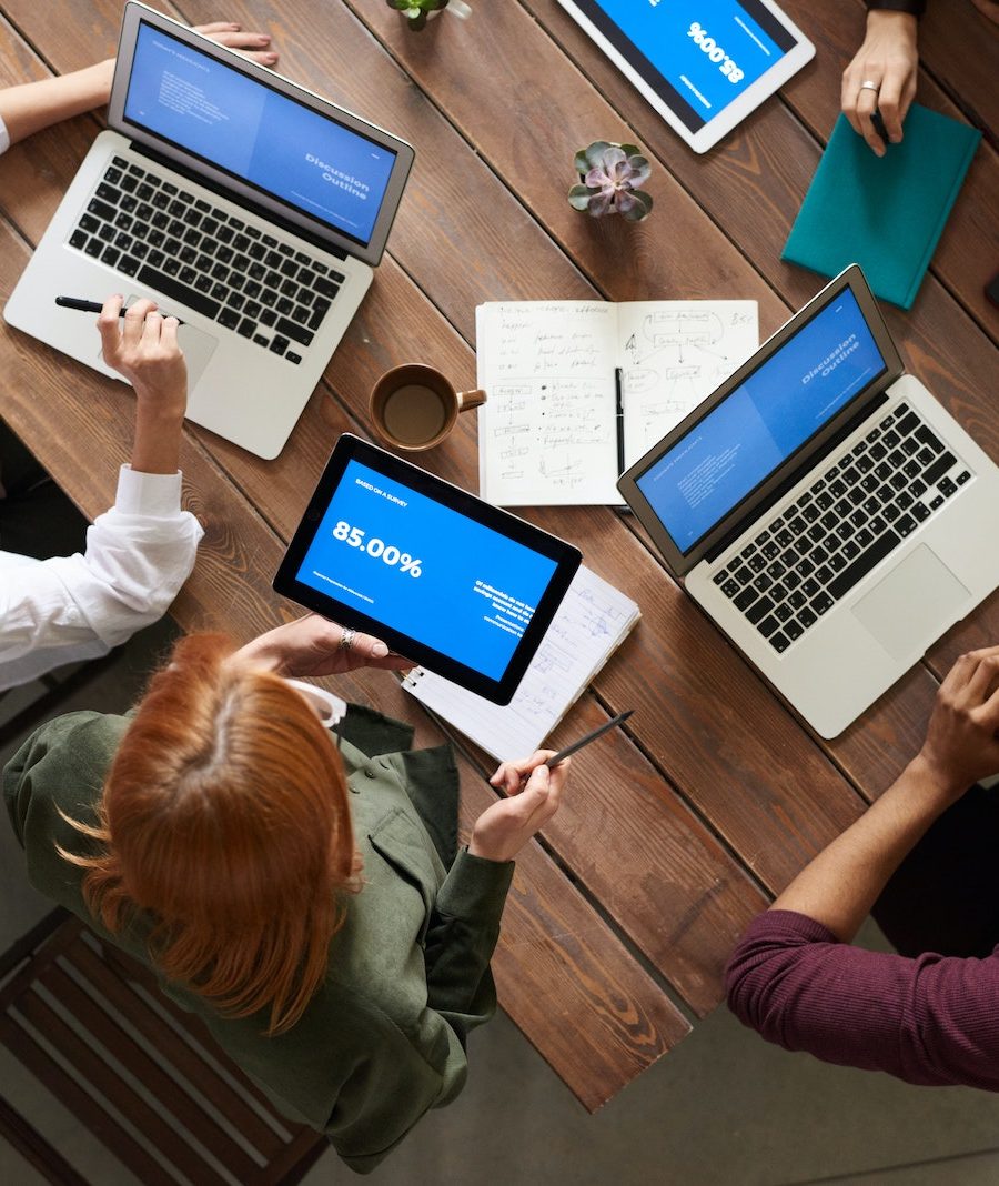 pexels-fauxels-3182773